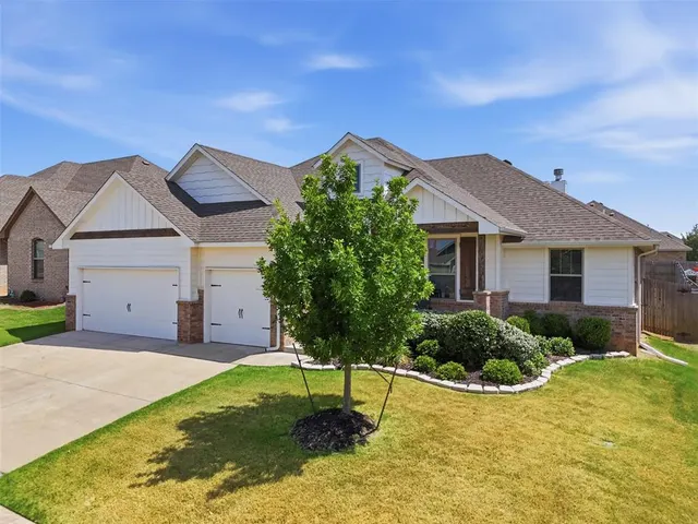 Photo 2 — 8204 NW 161st Terrace, Edmond, OK 73013