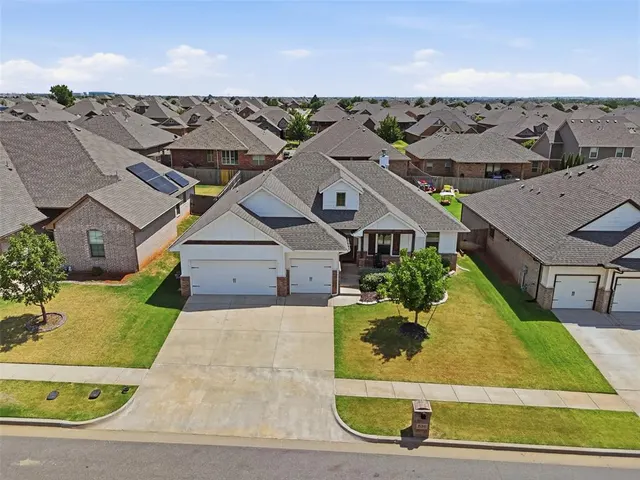 Photo 3 — 8204 NW 161st Terrace, Edmond, OK 73013