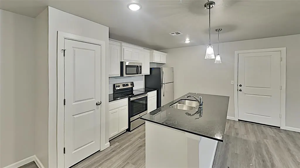 Photo 4 — 11205 Howard Drive, Oklahoma City, OK 73114