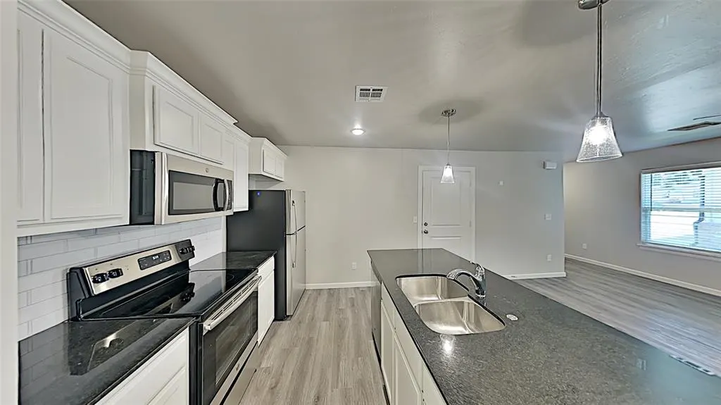 Photo 7 — 11205 Howard Drive, Oklahoma City, OK 73114