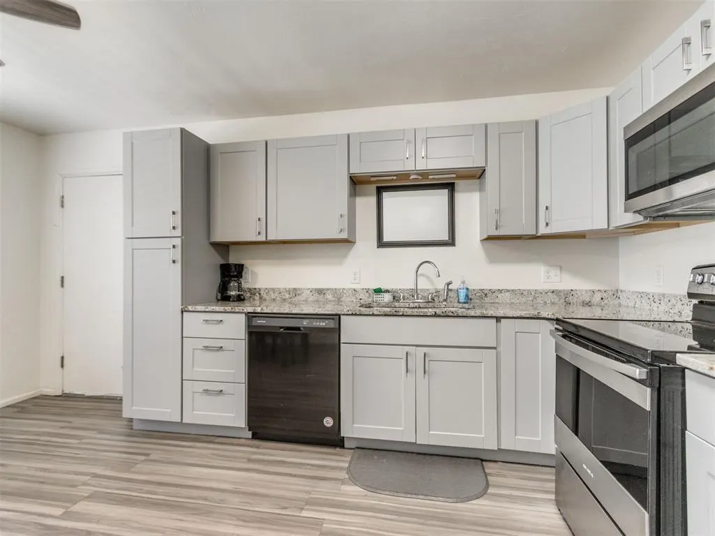 Photo 6 — 3217 SW 24th Street, Oklahoma City, OK 73108