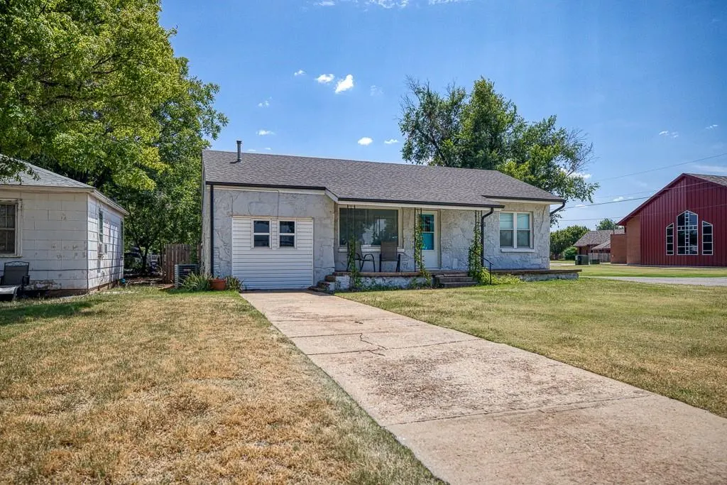 Front exterior — 723 S 10th Street, Kingfisher, OK 73750