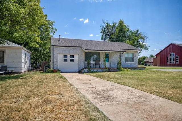 Front exterior — 723 S 10th Street, Kingfisher, OK 73750