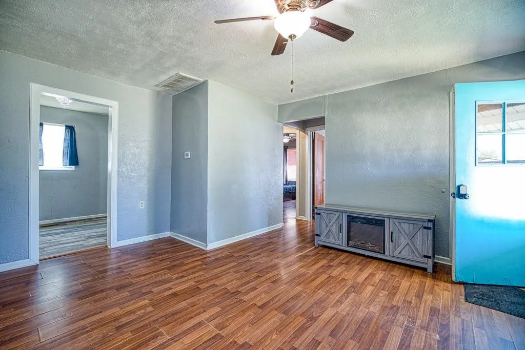 Photo 6 — 723 S 10th Street, Kingfisher, OK 73750