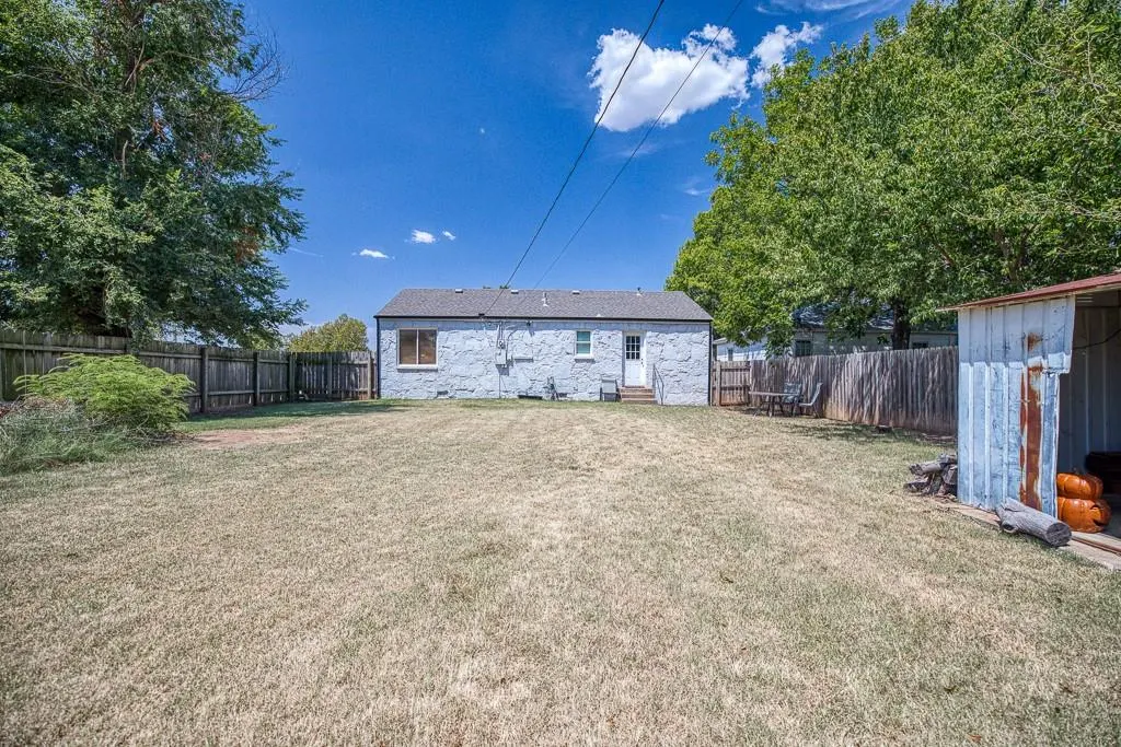 Photo 21 — 723 S 10th Street, Kingfisher, OK 73750
