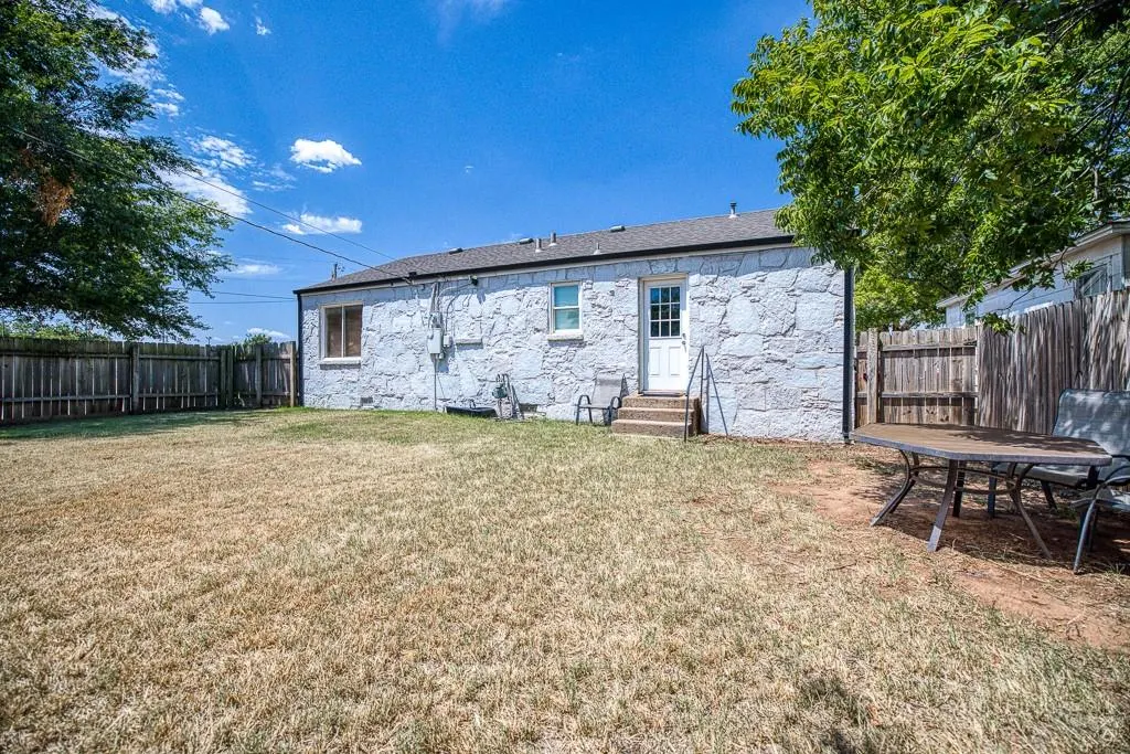 Photo 24 — 723 S 10th Street, Kingfisher, OK 73750