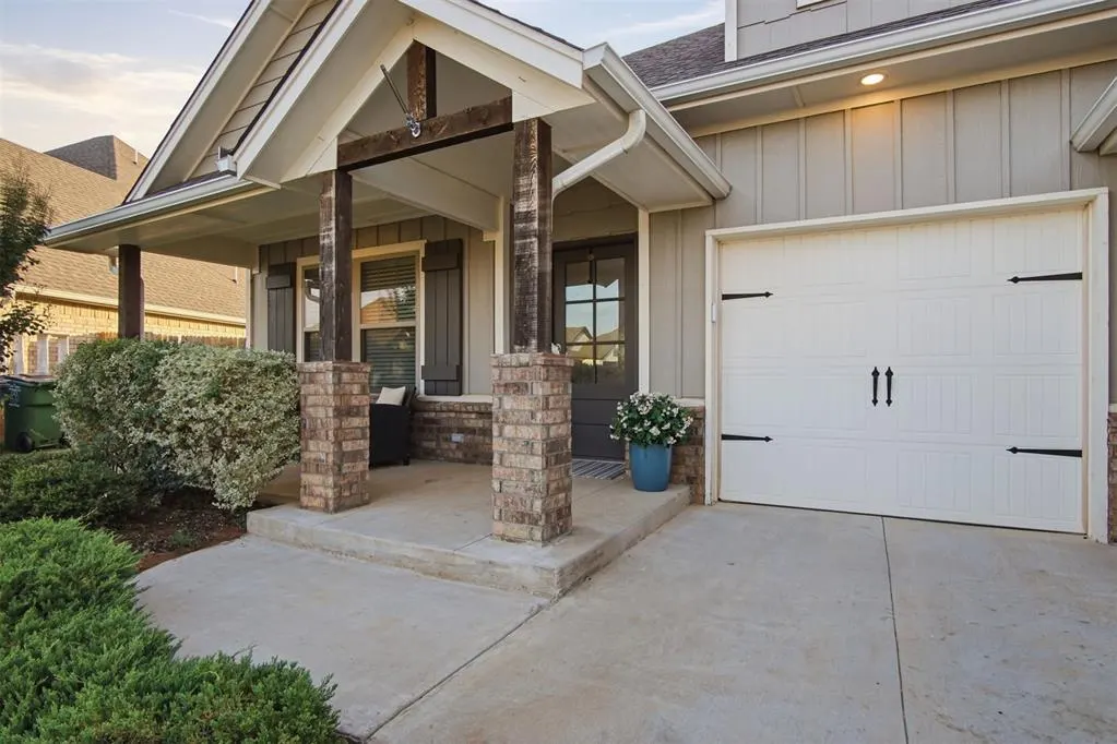 Photo 8 — 13805 Limestone Lane, Yukon, OK 73099
