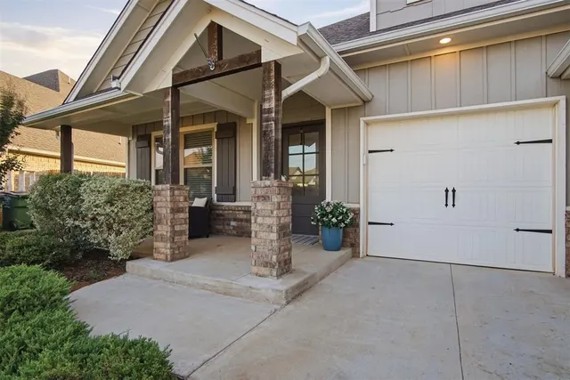 Photo 8 — 13805 Limestone Lane, Yukon, OK 73099