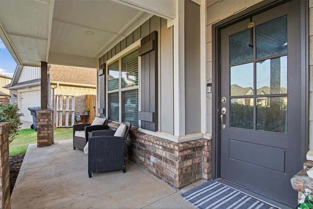Photo 9 — 13805 Limestone Lane, Yukon, OK 73099