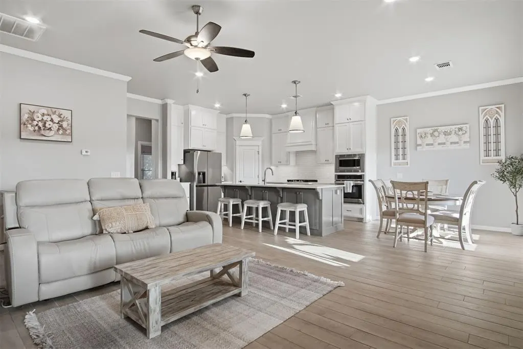 Photo 11 — 13805 Limestone Lane, Yukon, OK 73099