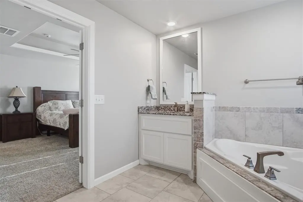 Photo 28 — 13805 Limestone Lane, Yukon, OK 73099
