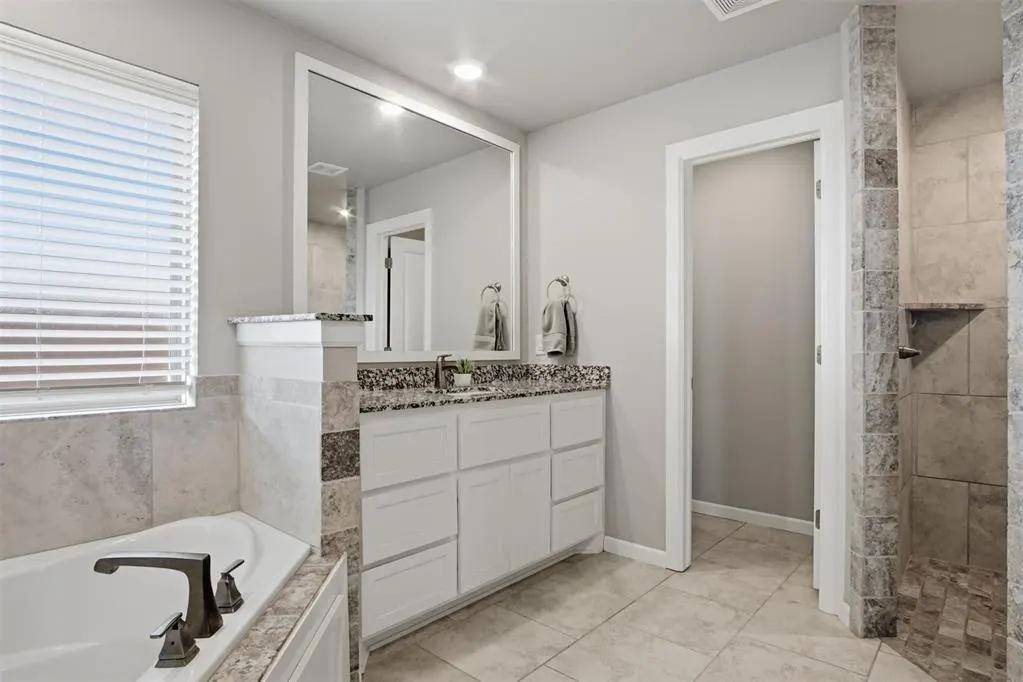 Photo 29 — 13805 Limestone Lane, Yukon, OK 73099