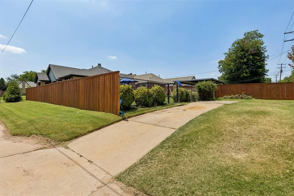 Photo 36 — 949 NE 19th Street, Oklahoma City, OK 73105