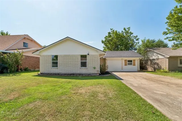 Photo 2 — 602 Crestmoor Drive, Moore, OK 73160