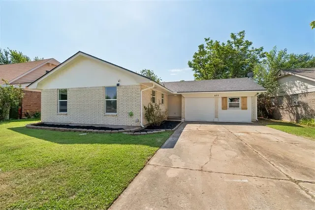 Photo 3 — 602 Crestmoor Drive, Moore, OK 73160