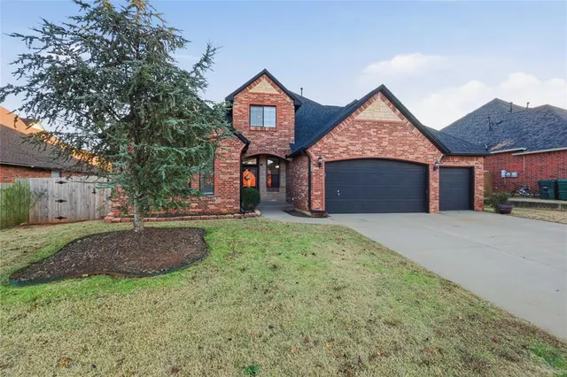 Photo 2 — 912 Preston Park Drive, Yukon, OK 73099