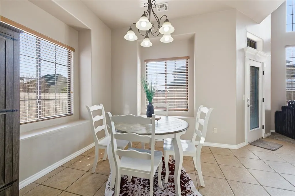 Photo 11 — 912 Preston Park Drive, Yukon, OK 73099