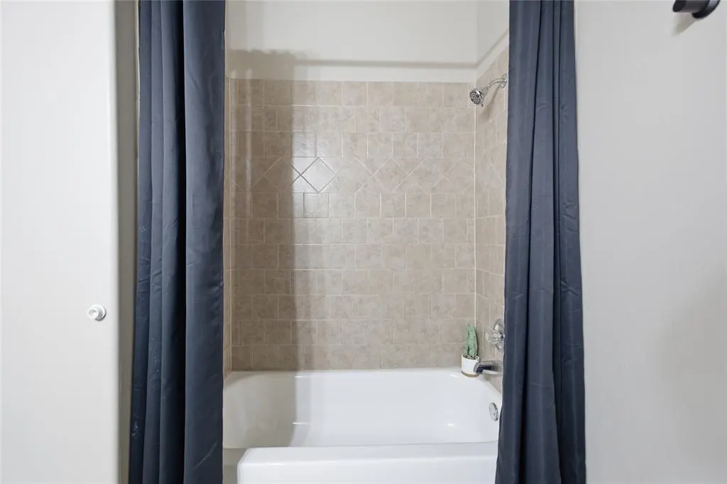 Photo 33 — 912 Preston Park Drive, Yukon, OK 73099