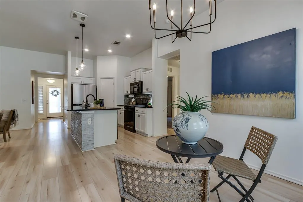 Photo 14 — 216 Evermore Lane, Yukon, OK 73099