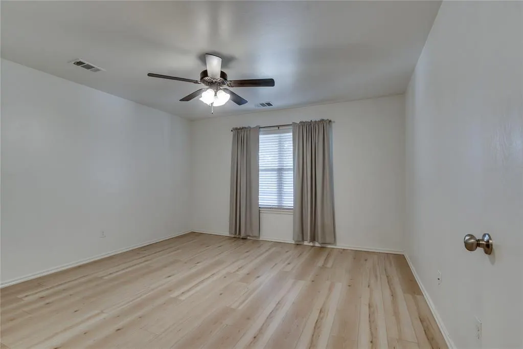 Photo 21 — 216 Evermore Lane, Yukon, OK 73099
