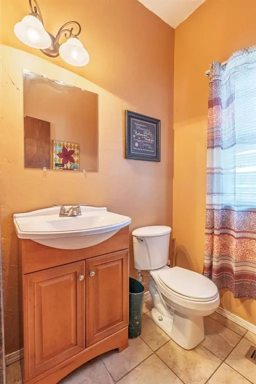 Photo 11 — 2402 N Beard Avenue, Shawnee, OK 74804