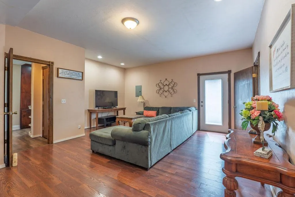 Photo 12 — 2402 N Beard Avenue, Shawnee, OK 74804
