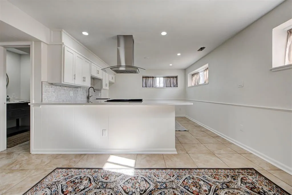 Photo 11 — 5709 N Warren Avenue, Oklahoma City, OK 73112