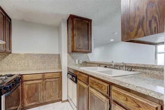 Photo 8 — 2121 Meench Drive, Oklahoma City, OK 73170