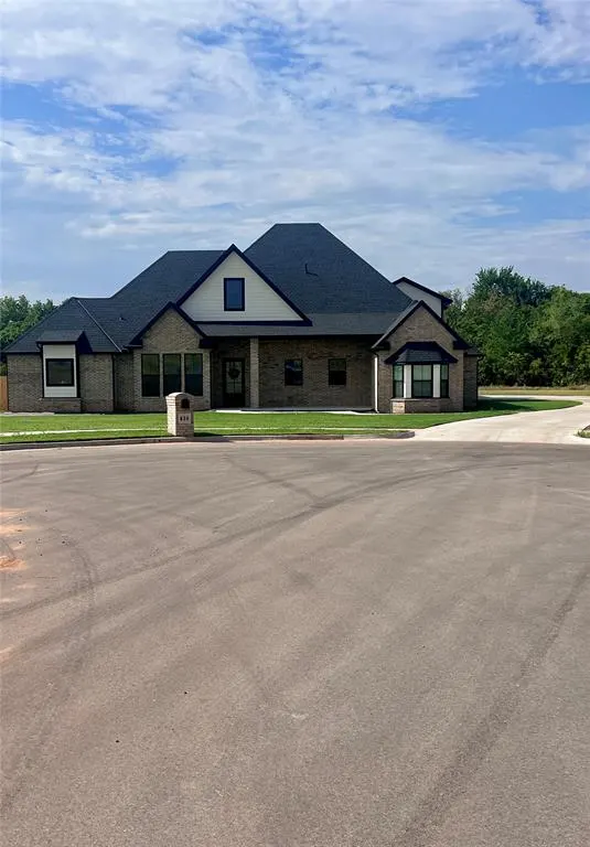 Front exterior — 833 Kaylyn Pass, Piedmont, OK 73078