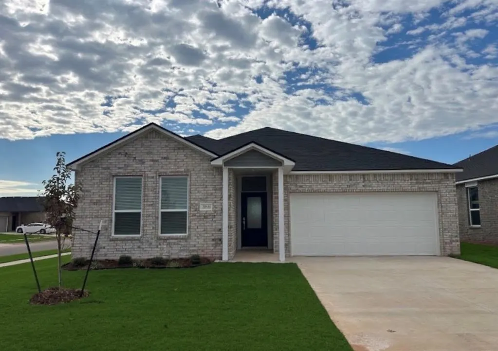 Front exterior — 2800 NW 204th Terrace, Edmond, OK 73012