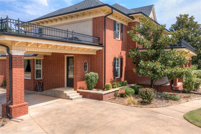 Photo 2 — 110 Bramble Bush Lane, Crescent, OK 73028