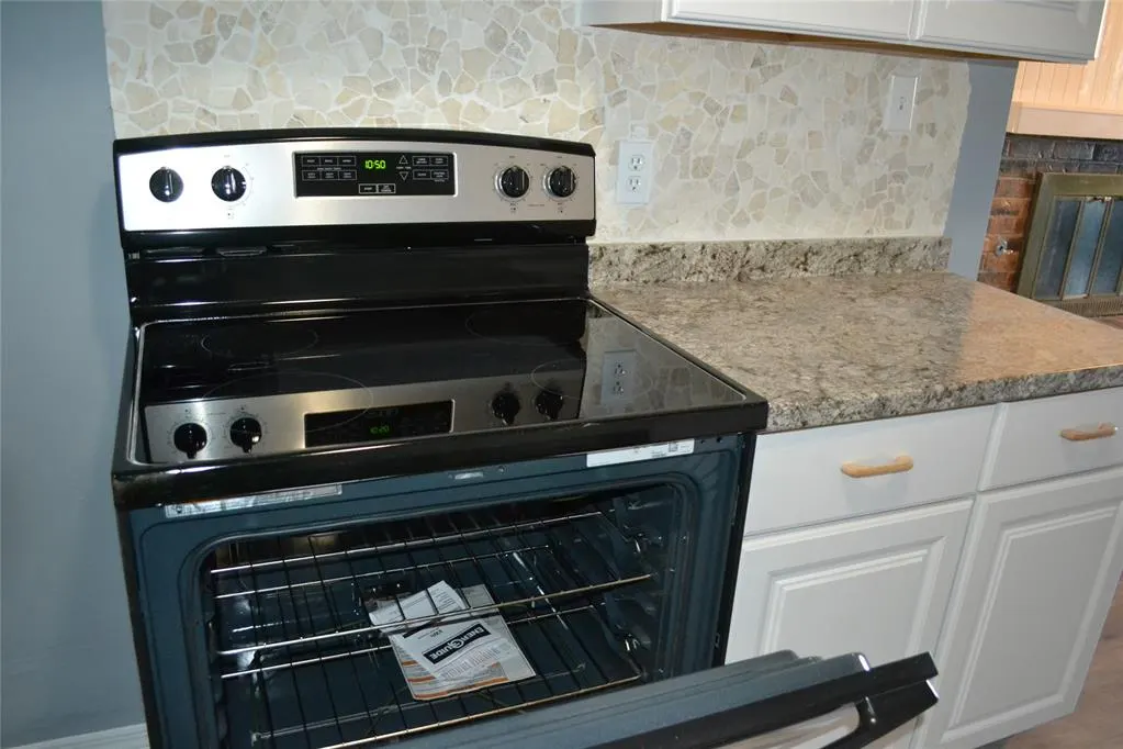 Photo 15 — 619 Peppertree Lane, Midwest City, OK 73110