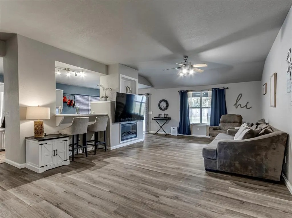 Photo 2 — 10808 Ohara Lane, Midwest City, OK 73130
