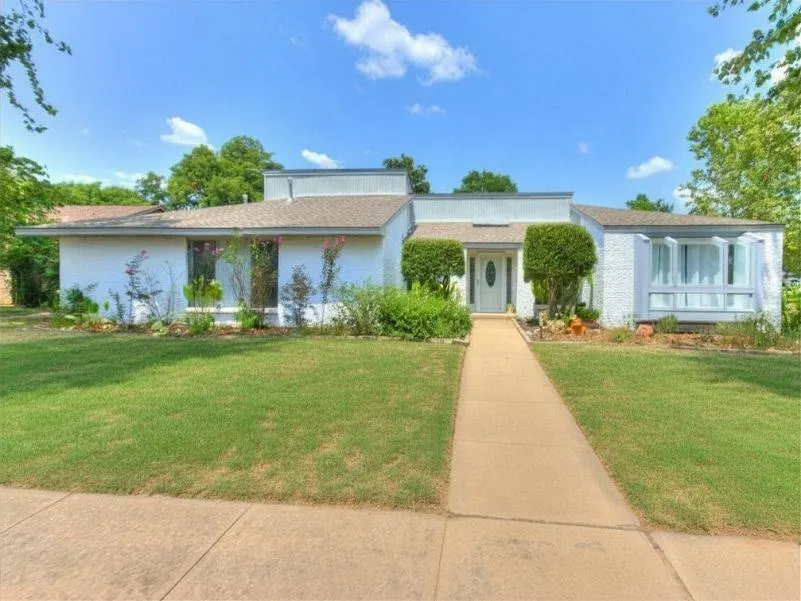 Front exterior — 4001 Bluestem Circle, Norman, OK 73072