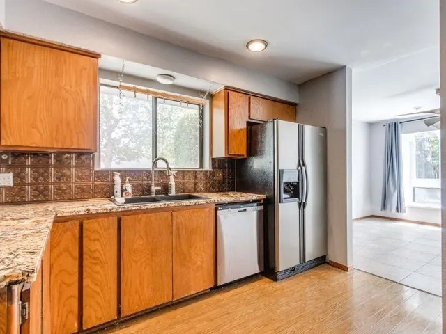 Photo 4 — 4001 Bluestem Circle, Norman, OK 73072