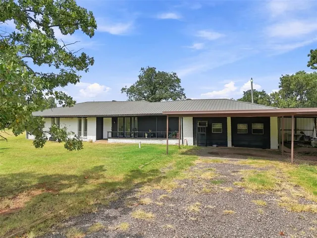 Photo 3 — 13904 S Dobbs Road, McLoud, OK 74851