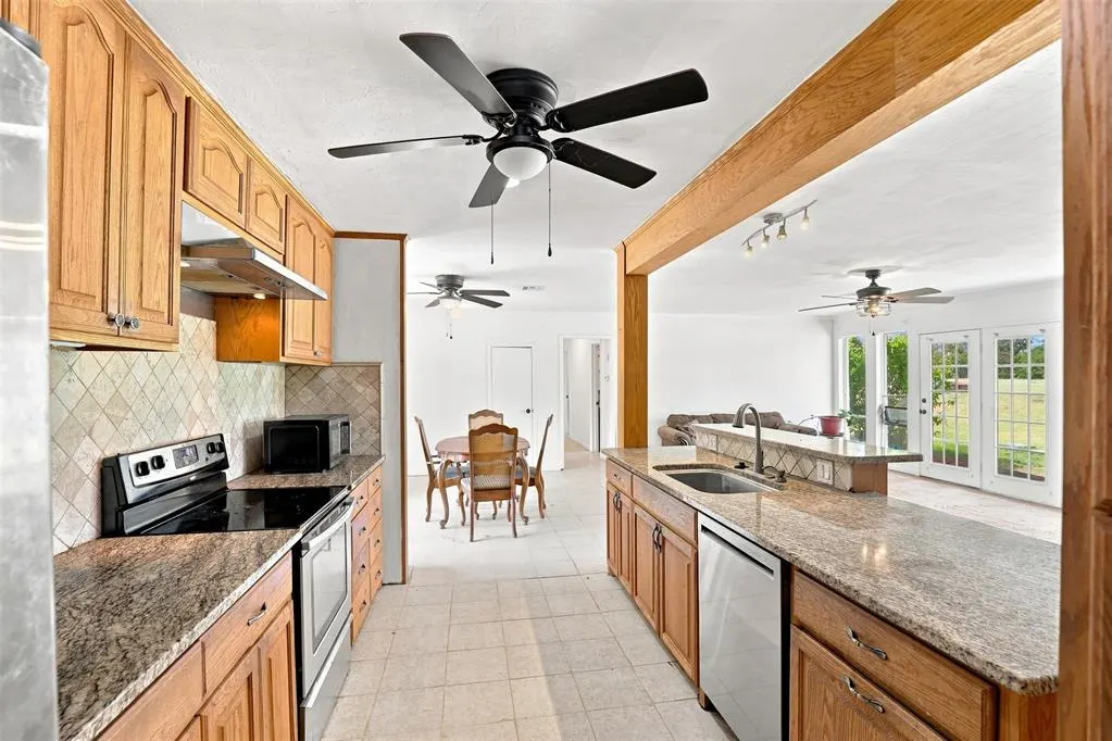 Photo 11 — 13904 S Dobbs Road, McLoud, OK 74851