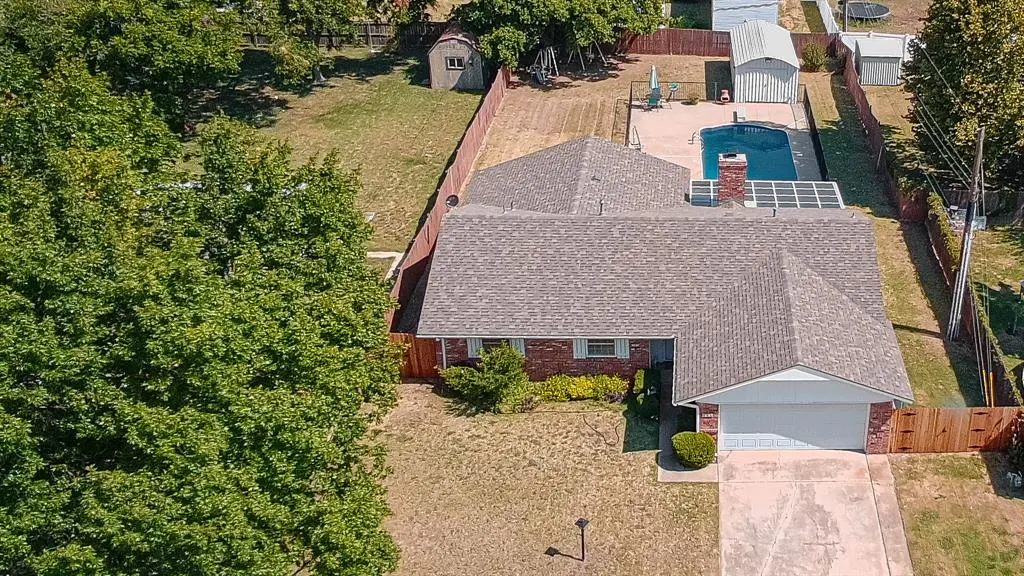 Front exterior — 141 Sheridan Place, Chickasha, OK 73018