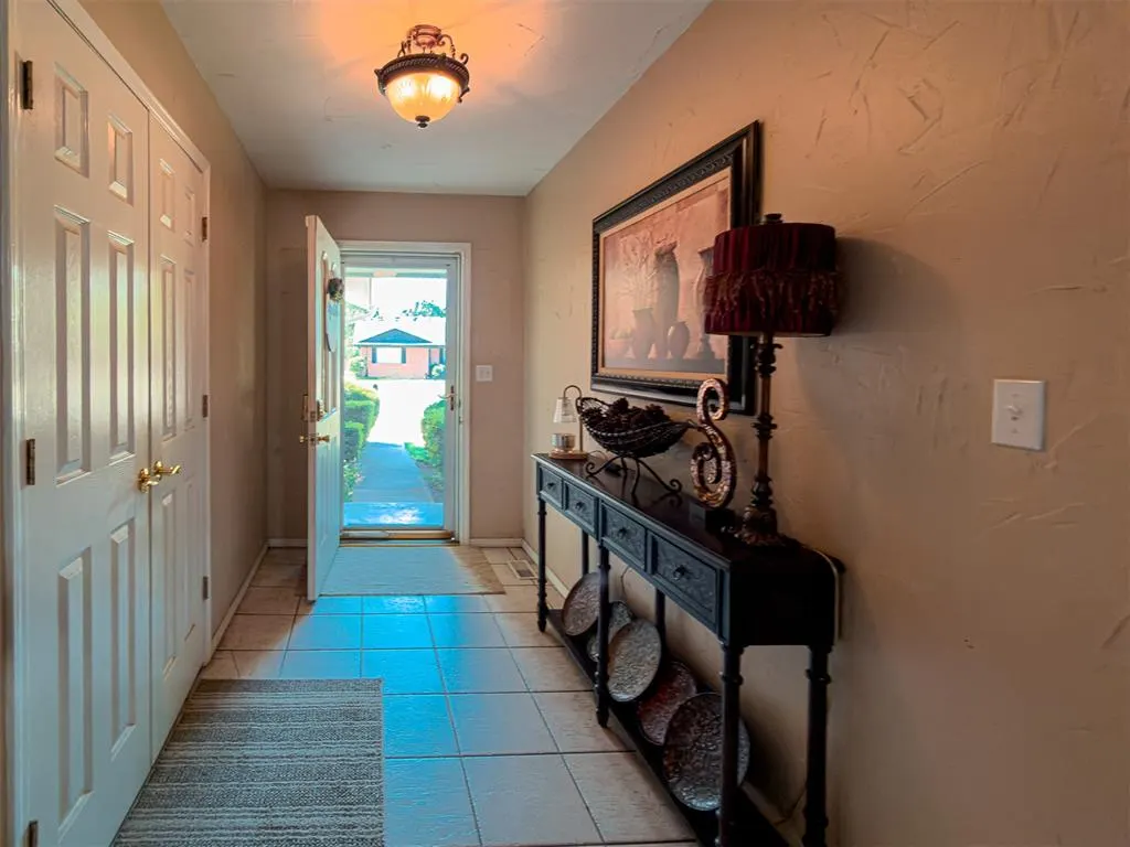 Photo 3 — 141 Sheridan Place, Chickasha, OK 73018