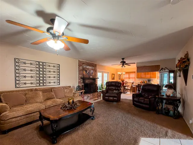 Photo 5 — 141 Sheridan Place, Chickasha, OK 73018