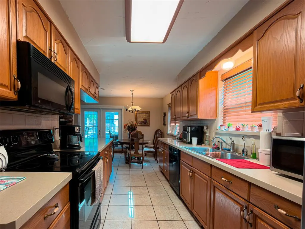 Photo 9 — 141 Sheridan Place, Chickasha, OK 73018