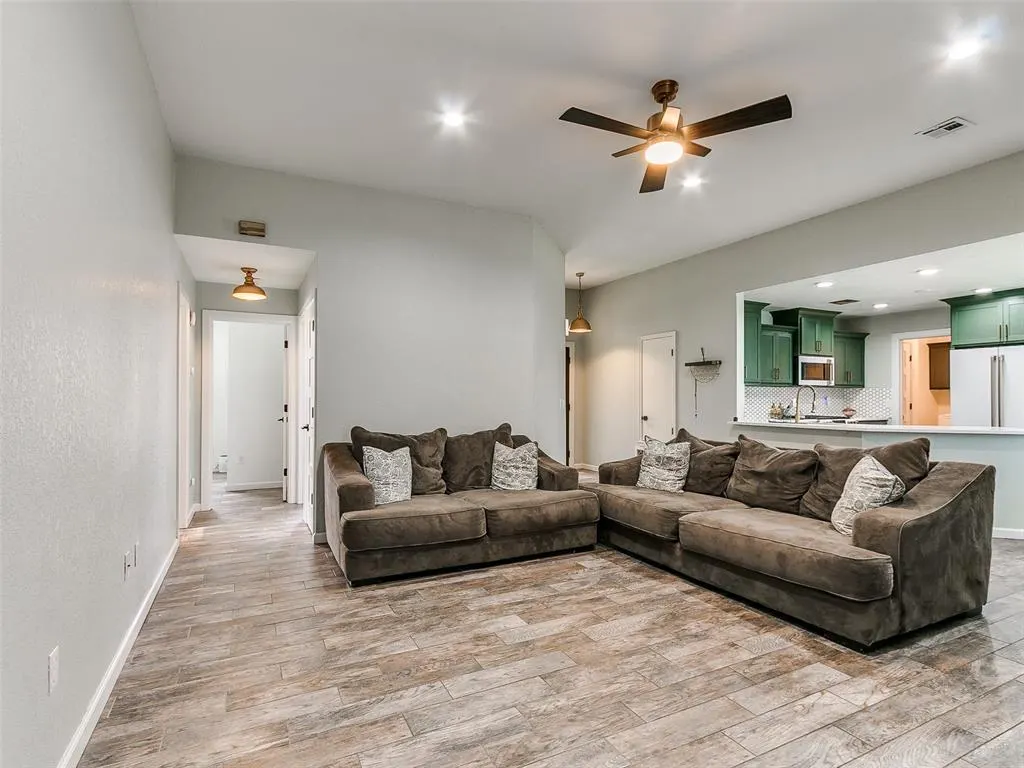 Photo 6 — 3917 Ripple Avenue, Norman, OK 73072
