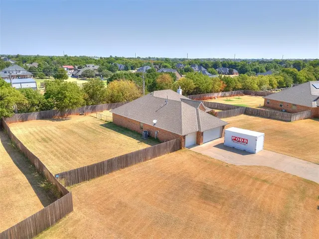 Photo 5 — 2709 Silver Crossings Circle, Piedmont, OK 73078