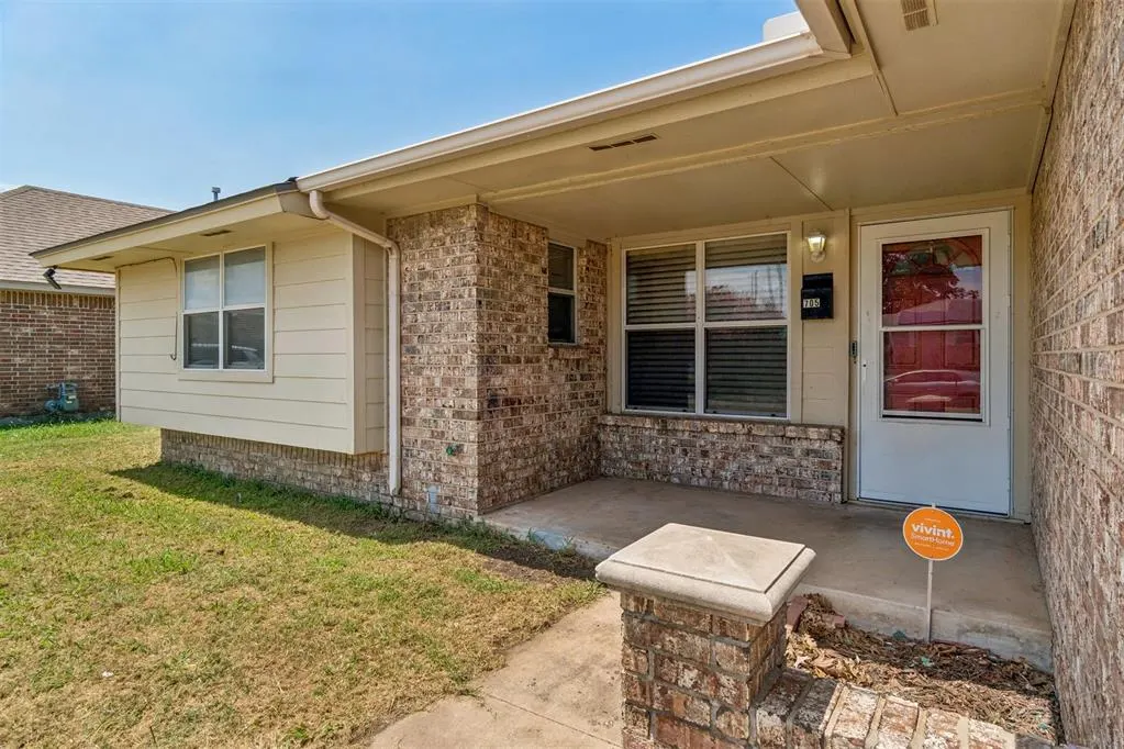 Photo 2 — 705 S Howard Avenue, Oklahoma City, OK 73160