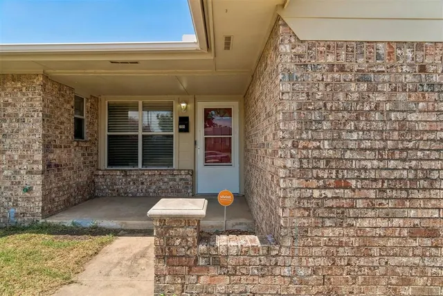 Photo 3 — 705 S Howard Avenue, Oklahoma City, OK 73160