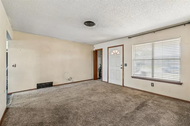 Photo 5 — 705 S Howard Avenue, Oklahoma City, OK 73160