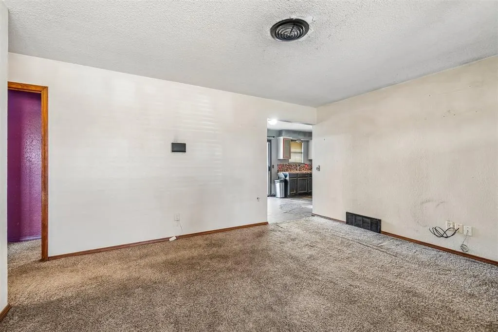 Photo 8 — 705 S Howard Avenue, Oklahoma City, OK 73160