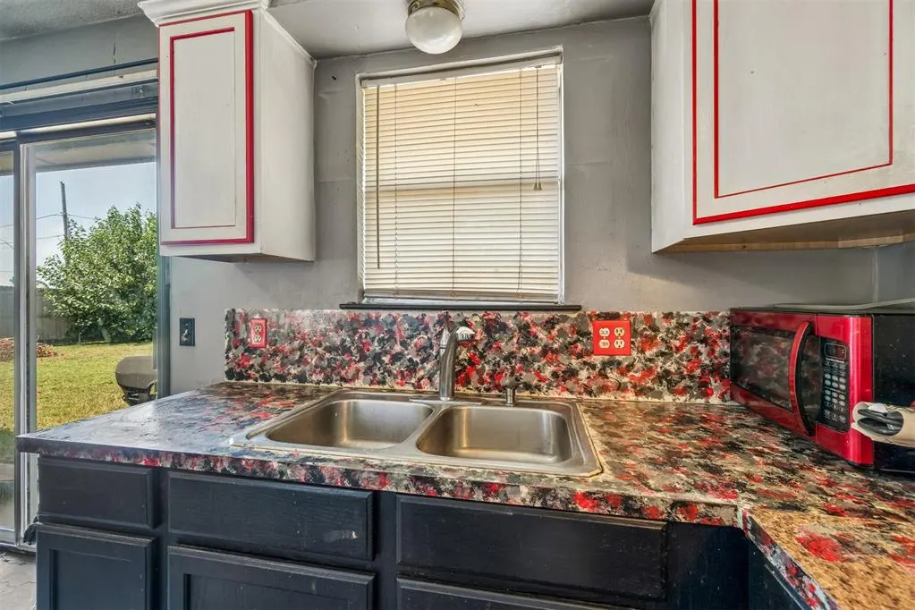 Photo 15 — 705 S Howard Avenue, Oklahoma City, OK 73160