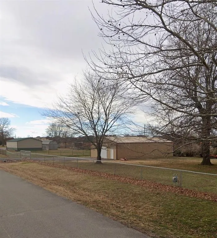 Photo 2 — 820 Black Jack Lane, Collinsville, OK 74021