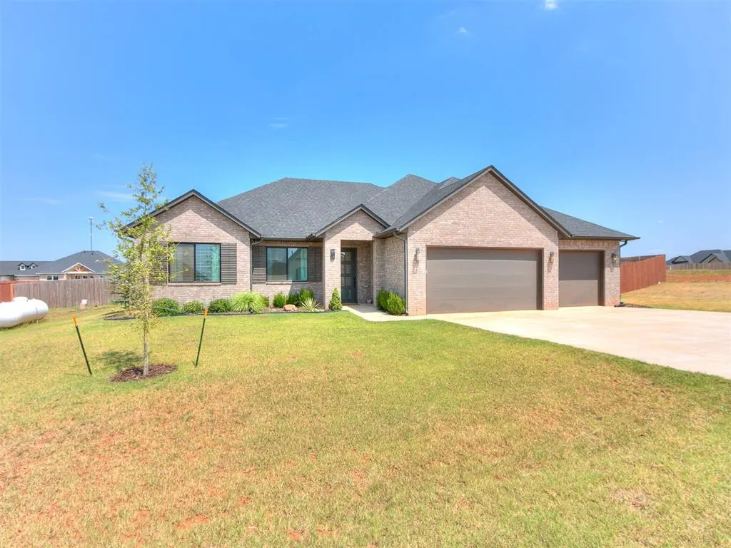 Photo 2 — 25311 Ethan Street, Cashion, OK 73016